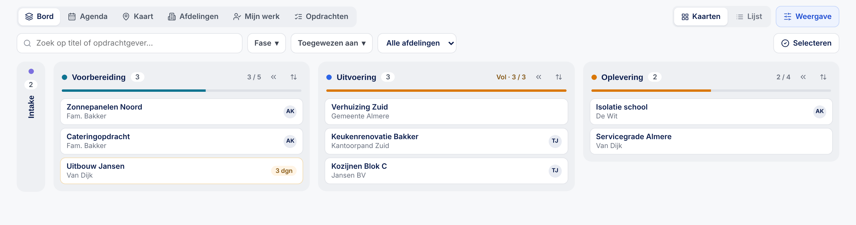 Compacte kaarten en een ingeklapte kolom